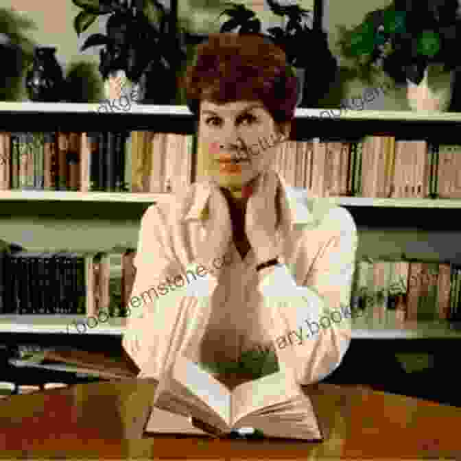 Anita Brookner, A Distinguished British Novelist Known For Her Nuanced Exploration Of Human Emotions And Experiences, Often Delved Into Themes Of Isolation And Intimacy In Her Works. Latecomers (Vintage Contemporaries) Anita Brookner