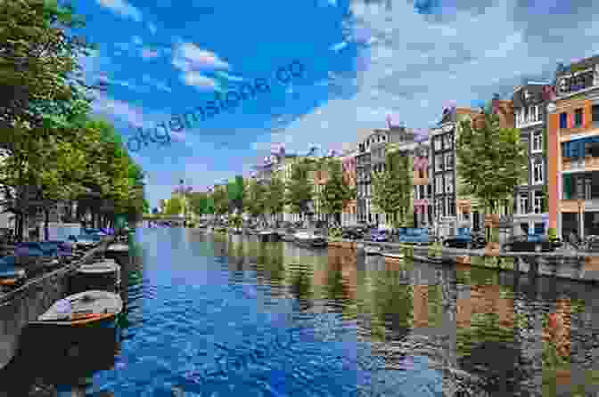 Canals In Amsterdam, Netherlands Istanbul Interactive City Guide: Multi Search In 10 Languages (Europe City Guides)